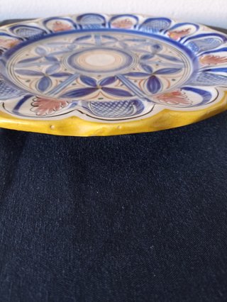 Antiguo plato de cerámica