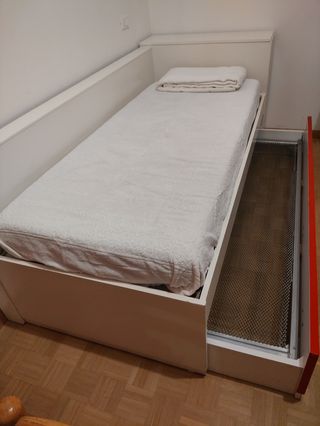 Letto in legno con letto a scomparsa estraibile