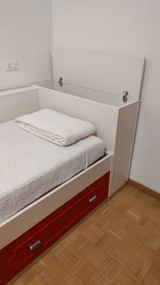 Letto in legno con letto a scomparsa estraibile