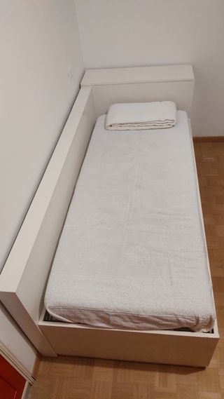Letto in legno con letto a scomparsa estraibile