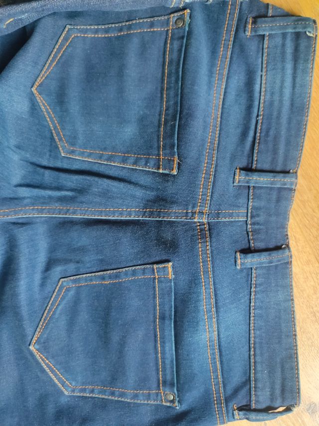 Lote 3 Vaqueros talla 38 x 5.70€ los tres.