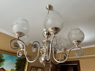 Antigua lámpara de techo plateada