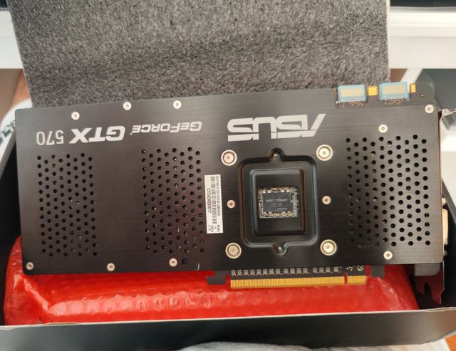 Asus GeForce GTX570 DCII/2DIS/1280MB DDR5