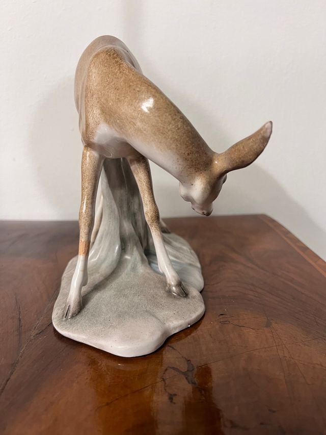 Cerbiatto in ceramica dipinta a mano