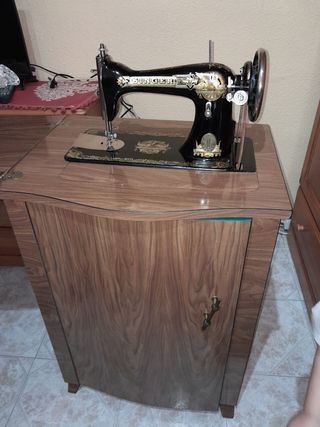 Maquina de coser singer