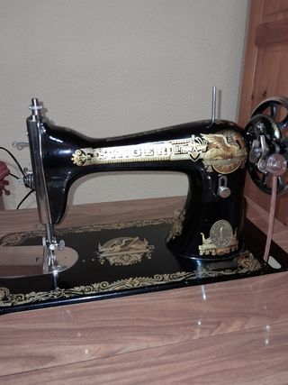 Maquina de coser singer