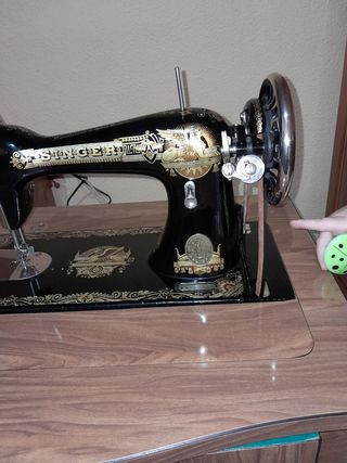 Maquina de coser singer