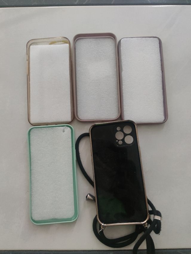 5 carcasas iPhone 12 pro max