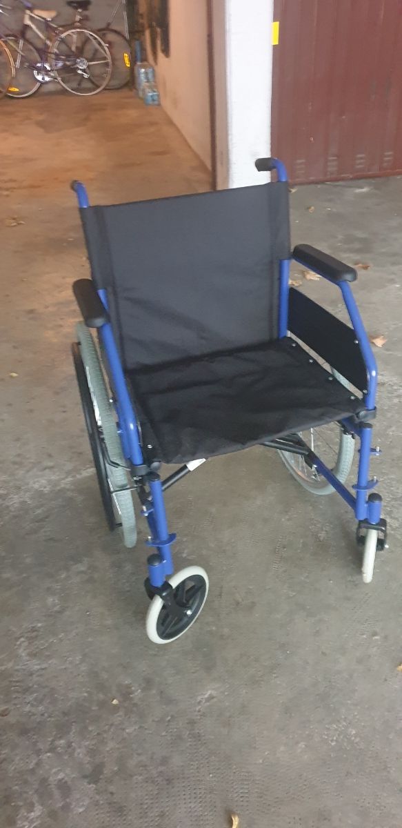 Carrozzina pieghevole