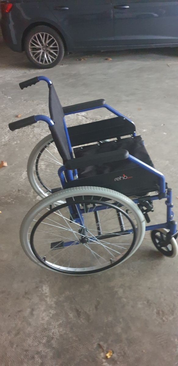 Carrozzina pieghevole