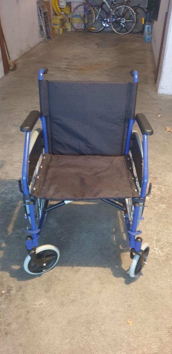 Carrozzina pieghevole