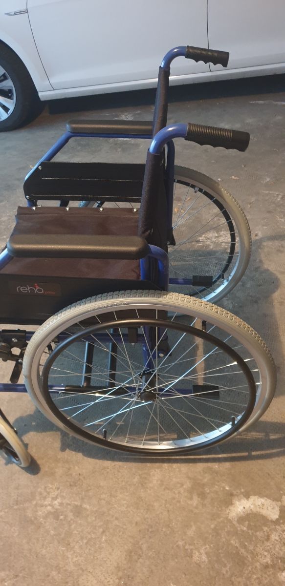 Carrozzina pieghevole