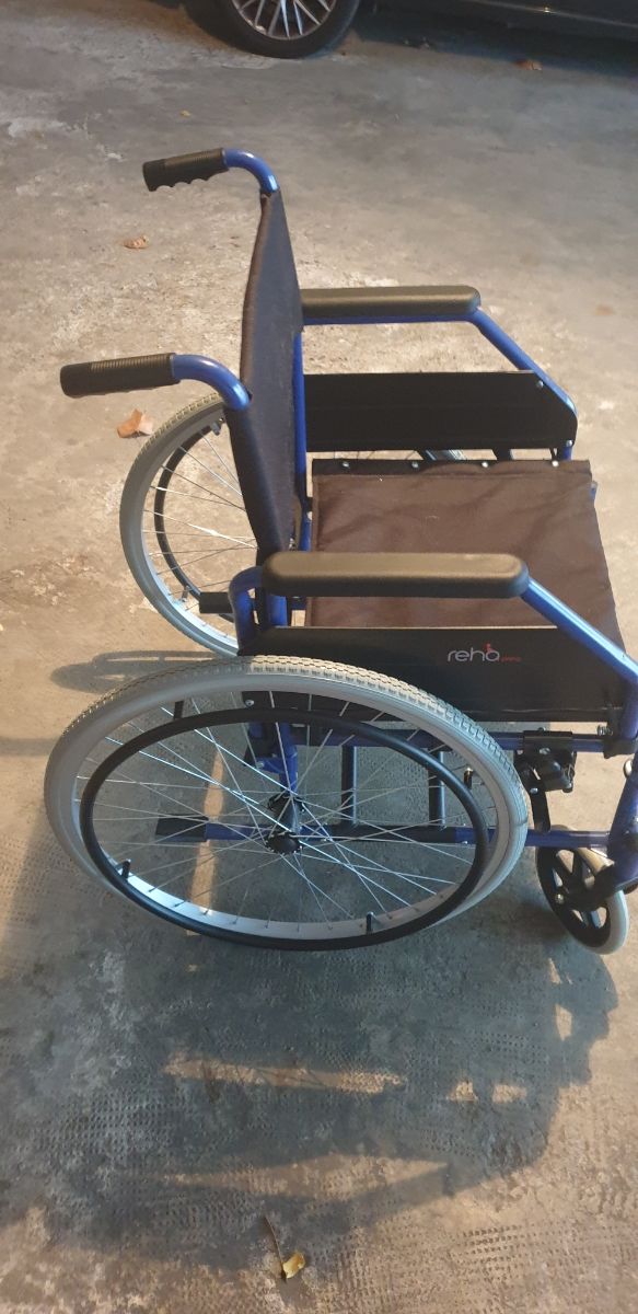 Carrozzina pieghevole