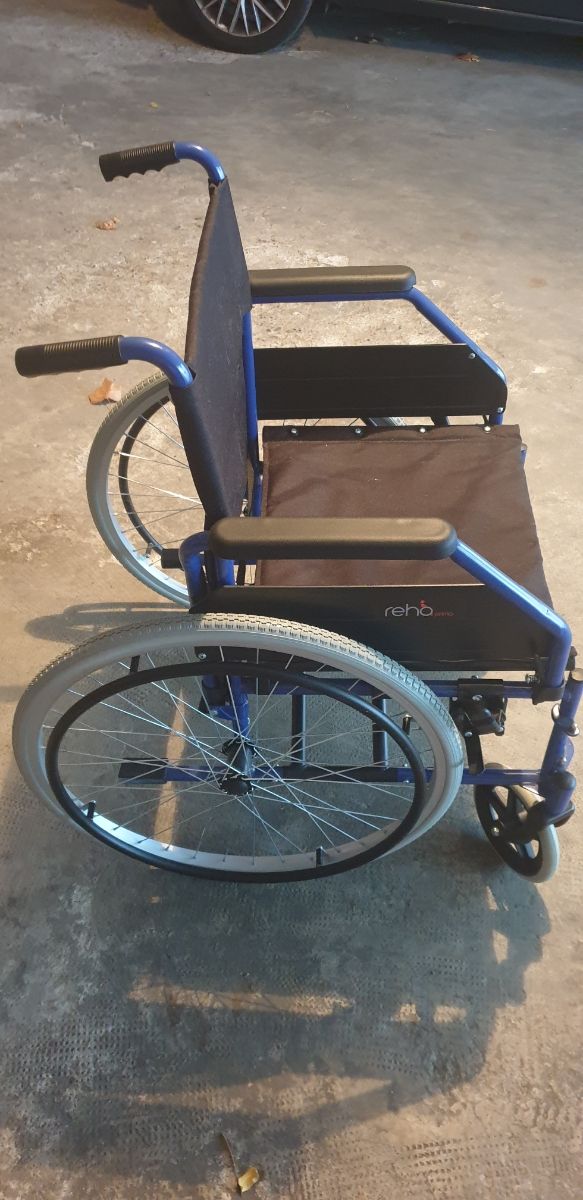 Carrozzina pieghevole