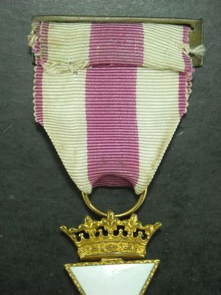 medalla cruz de San Hermenegildo