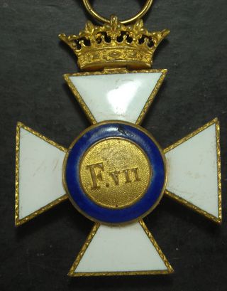 medalla cruz de San Hermenegildo