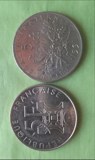 Lote 2 monedas de 5 francos franceses.