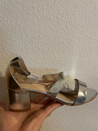 Sandalias con tacón