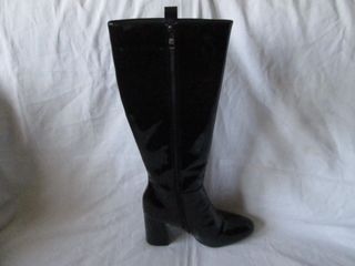 BOTAS ALTAS DE VINILO DE TACON NUMERO 39