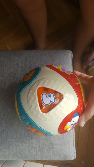 Jueguete bebe Bola con musica y luces. Marca Vtech