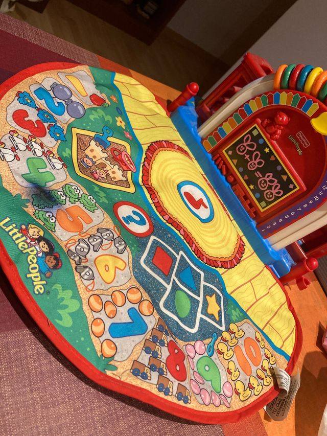 escuela Fisher Price Little People