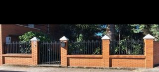 Puerta y valla de jardin