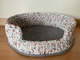 CAMA MASCOTA TRAPILLO FLORES