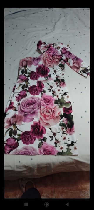 vestido fiesta con boñante hombro