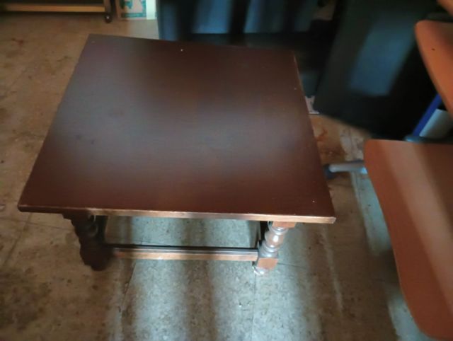 Mesa de sentro madera masisa