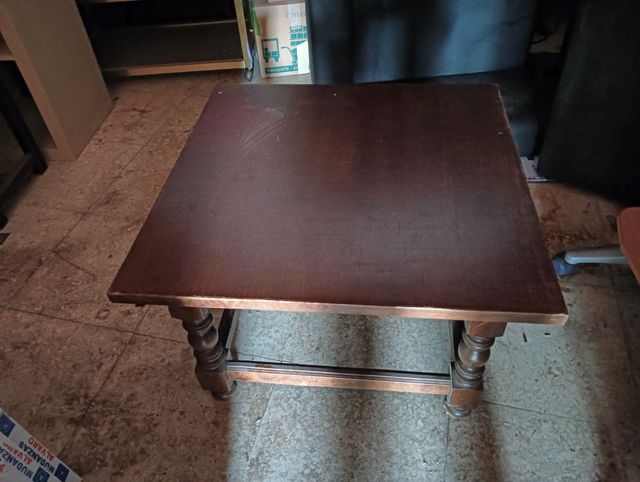 Mesa de sentro madera masisa