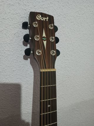 Guitarra electro acústica