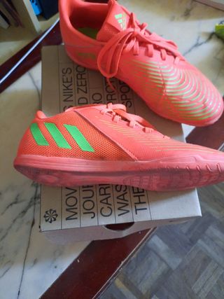 Botas predator de fútbol sala 41ymedio