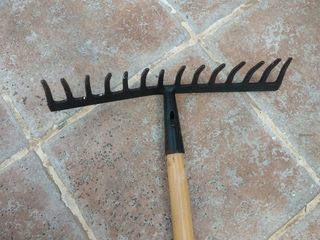 Rastrillo jardin patio