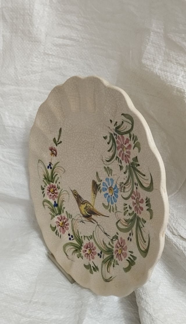 Plato de cerámica decorado