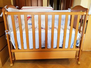 Cuna madera maciza Mi Cuna con cajón y colchón