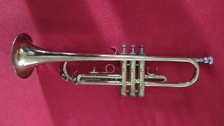 Trompeta marca Amati Kraslice ATR 202