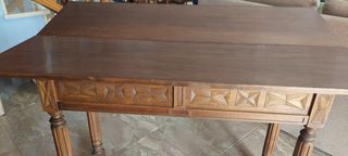 Mesa antigua de madera