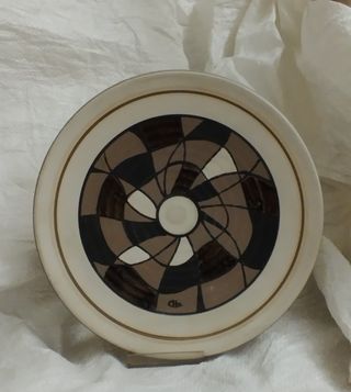 Plato decorado a mano