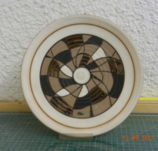 Plato decorado a mano