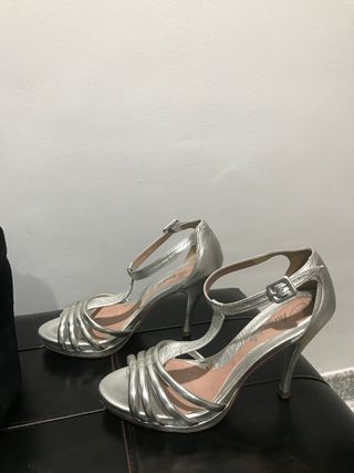 sandalia vestir plateada