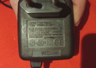 Varios adaptadores y cargadores