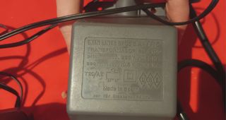 Varios adaptadores y cargadores