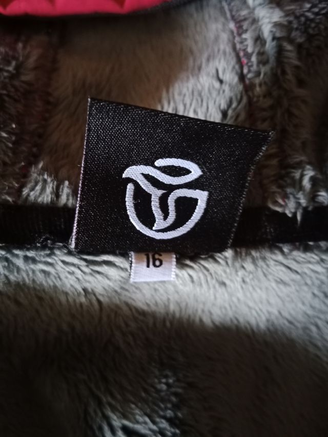 Cortavientos T-16, Ternua