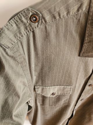 Camisa Zara T38 slim fit verde militar