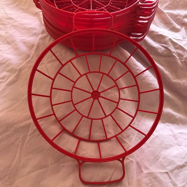 N. 12 porta piatti di plastica rossi