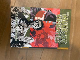 Comics the walking dead/ los muertos vivientes