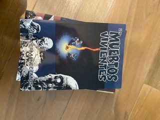 Comics the walking dead/ los muertos vivientes