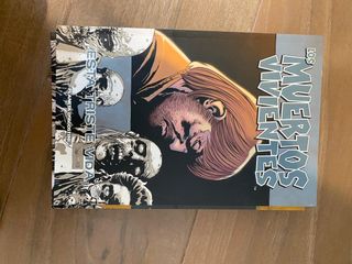 Comics the walking dead/ los muertos vivientes