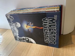 Comics the walking dead/ los muertos vivientes