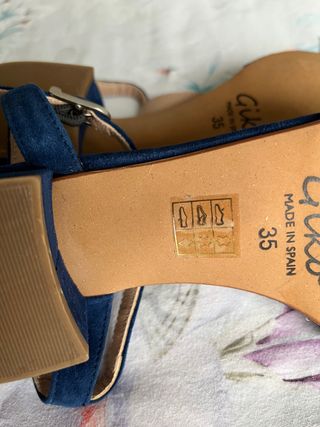 Sandalias ante azul con strass